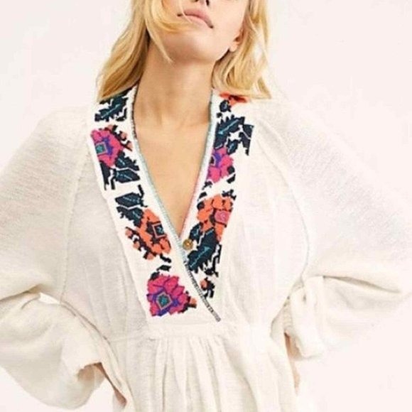 Rare Free People White Rose Red Embroidered Tunic Top - Picture 2 of 8
